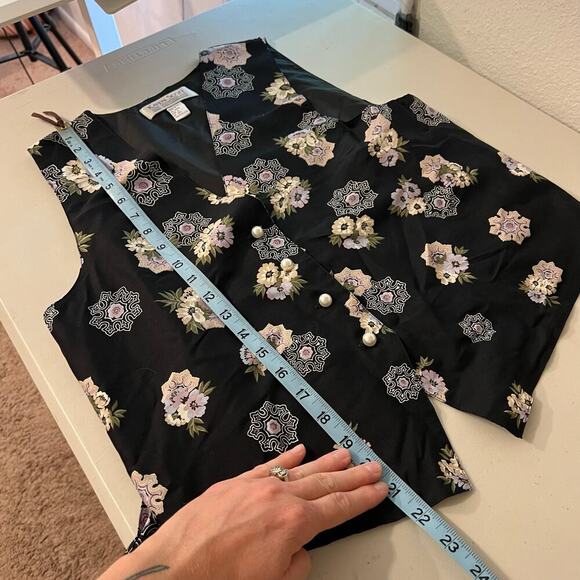 Karen Scott Vintage Black Floral Print Pearl Button Front Vest Top Size Small - Picture 9 of 11